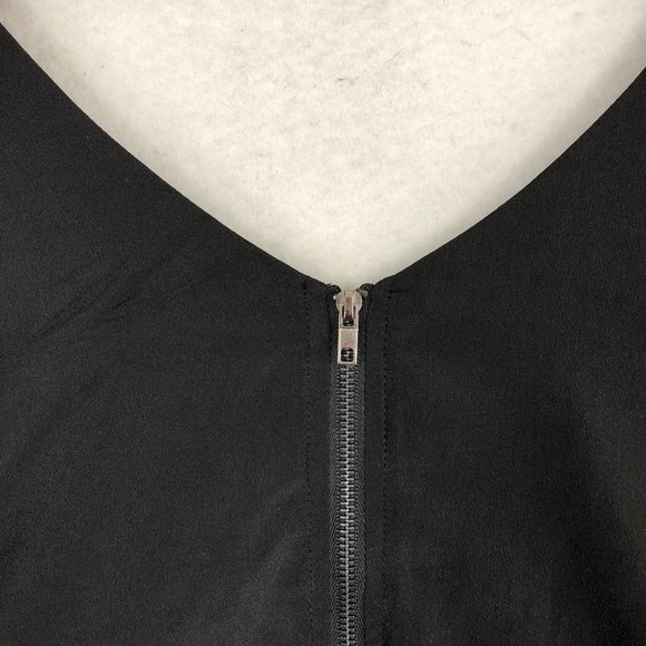 Line & Dot Women's Size Medium Black Chain Detail Sleeveless Crepe Blouse - Picture 11 of 11